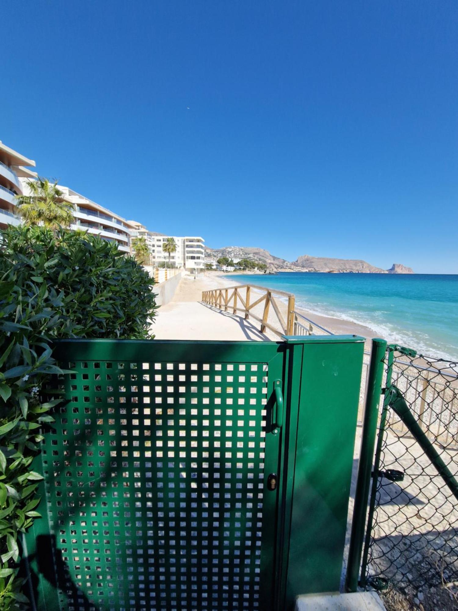 Azul - Estudio Con Vistas Al Mar, Piscina Y Acceso Directo A La Playa By Redi Altea Kültér fotó